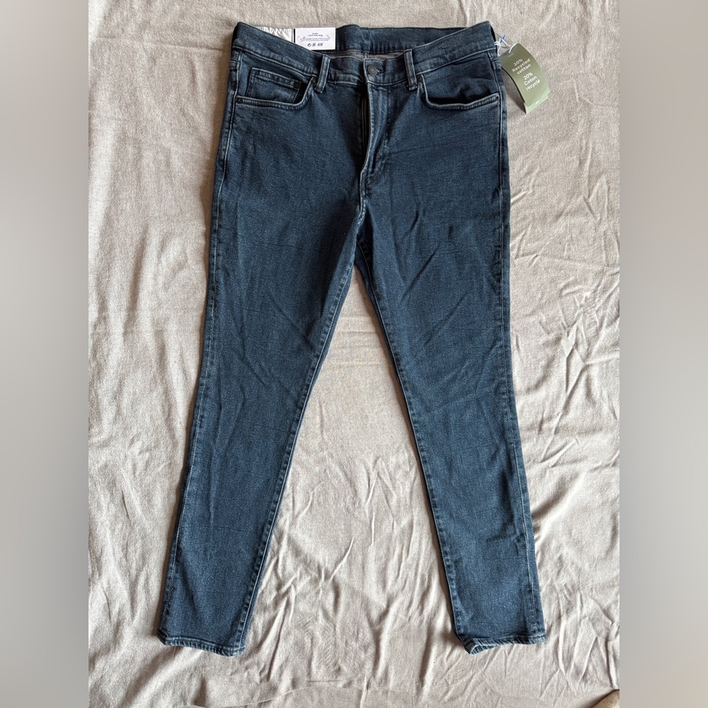 H&M Men’s Straight Jeans in Dark Blue